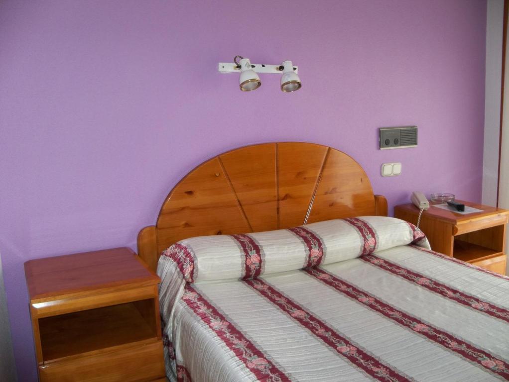 Hostal Virgen Del Villar Laguna de Duero Ruang foto