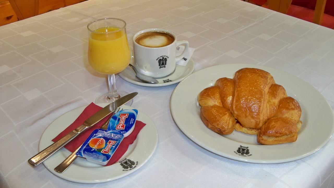 Hostal Virgen Del Villar Laguna de Duero Bagian luar foto