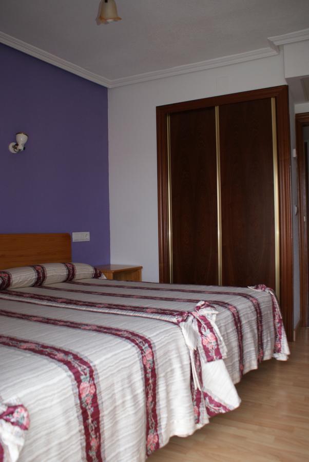 Hostal Virgen Del Villar Laguna de Duero Bagian luar foto