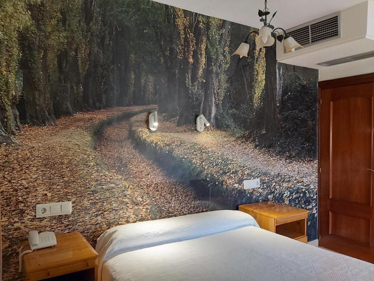 Hostal Virgen Del Villar Laguna de Duero Bagian luar foto
