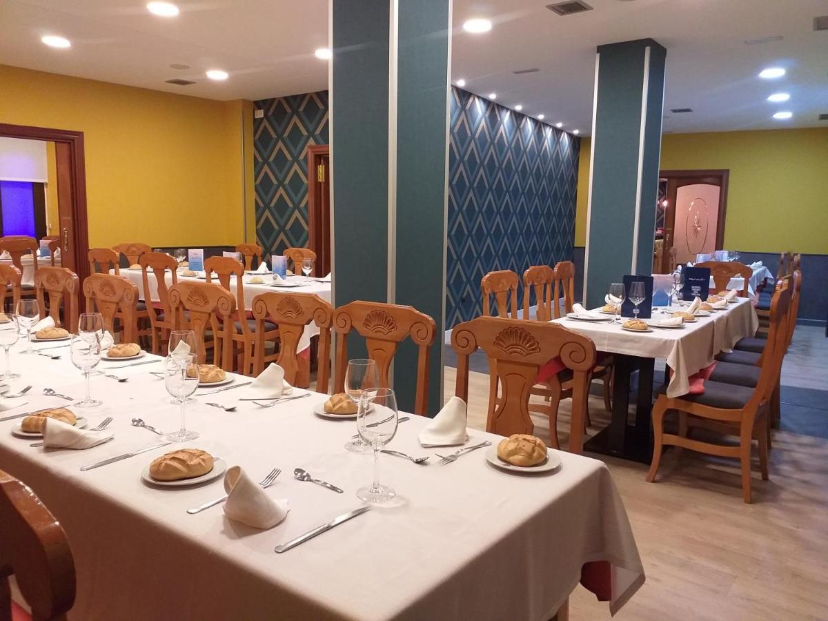 Hostal Virgen Del Villar Laguna de Duero Bagian luar foto